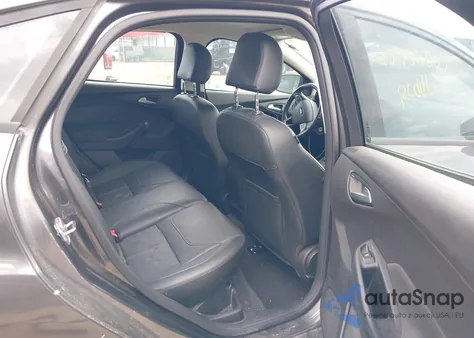 2015 Ford Focus Se z USA, uszkodzony, nr VIN 1FADP3F28FL231197